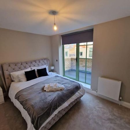 הוילה אדמונטון Stunning Newbuilt 3 Bed House Sleeps 9 מראה חיצוני תמונה
