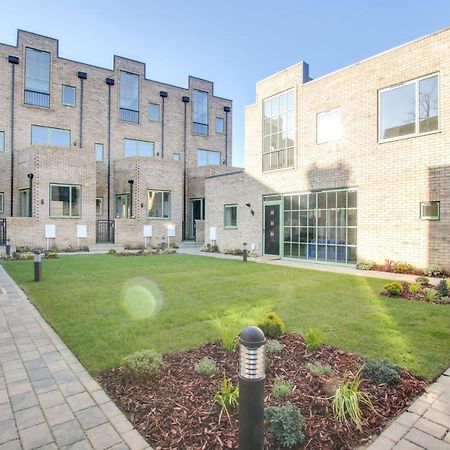 הוילה אדמונטון Stunning Newbuilt 3 Bed House Sleeps 9 מראה חיצוני תמונה
