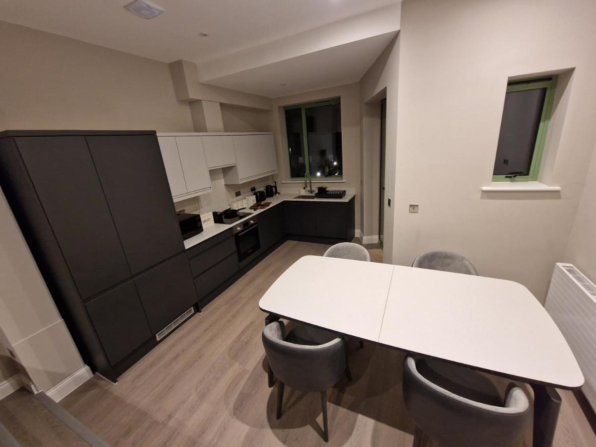 הוילה אדמונטון Stunning Newbuilt 3 Bed House Sleeps 9 מראה חיצוני תמונה