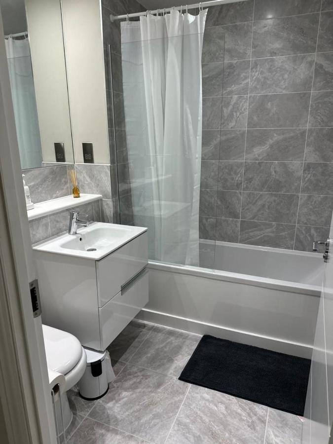 הוילה אדמונטון Stunning Newbuilt 3 Bed House Sleeps 9 מראה חיצוני תמונה